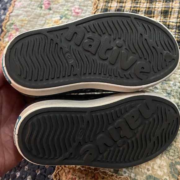 Native shoes - Picture 3 of 4